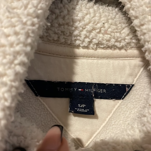 Tommy Hilfiger - Picture 2 of 2